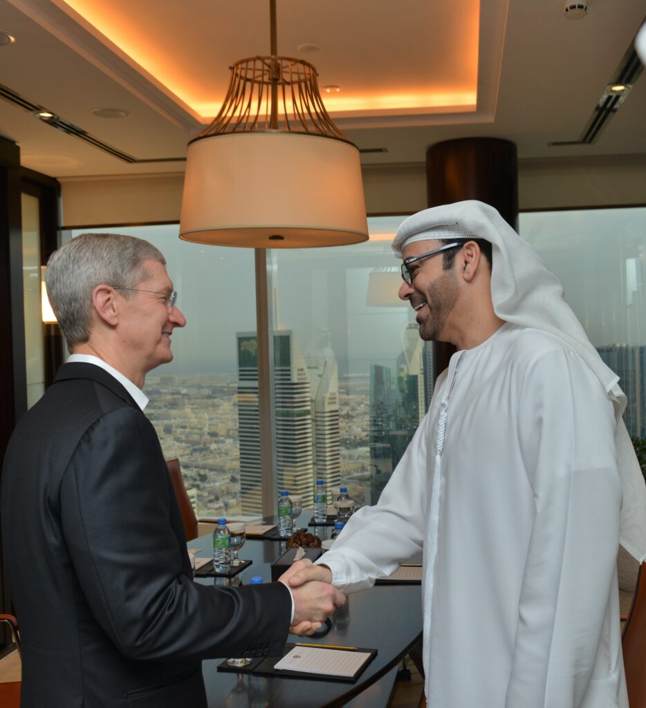 Mohammad Al Gergawi and Tim Cook discuss improving m-government services